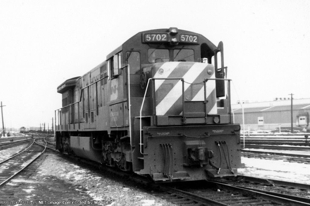 BN U33C 5702